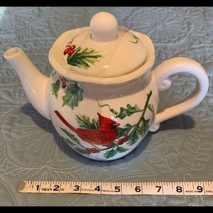 New Ceramic Cardinal Teapot